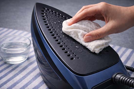 Bügeleisen reinigen Bügeleisen reinigen