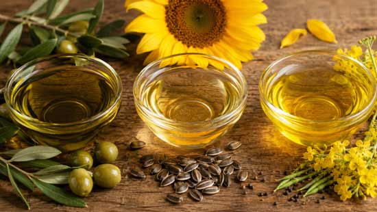 Speiseöle: Olivenöl, Sonnenblumenöl, Rapsöl Speiseöle: Olivenöl, Sonnenblumenöl, Rapsöl